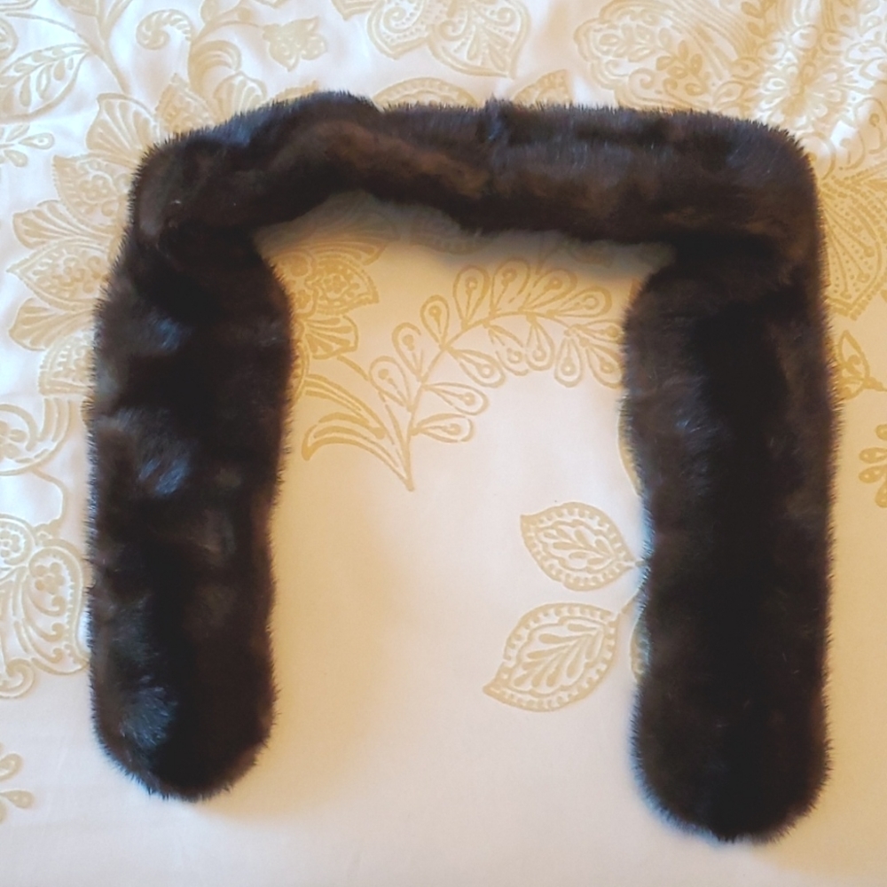 Genuine mink fur collar